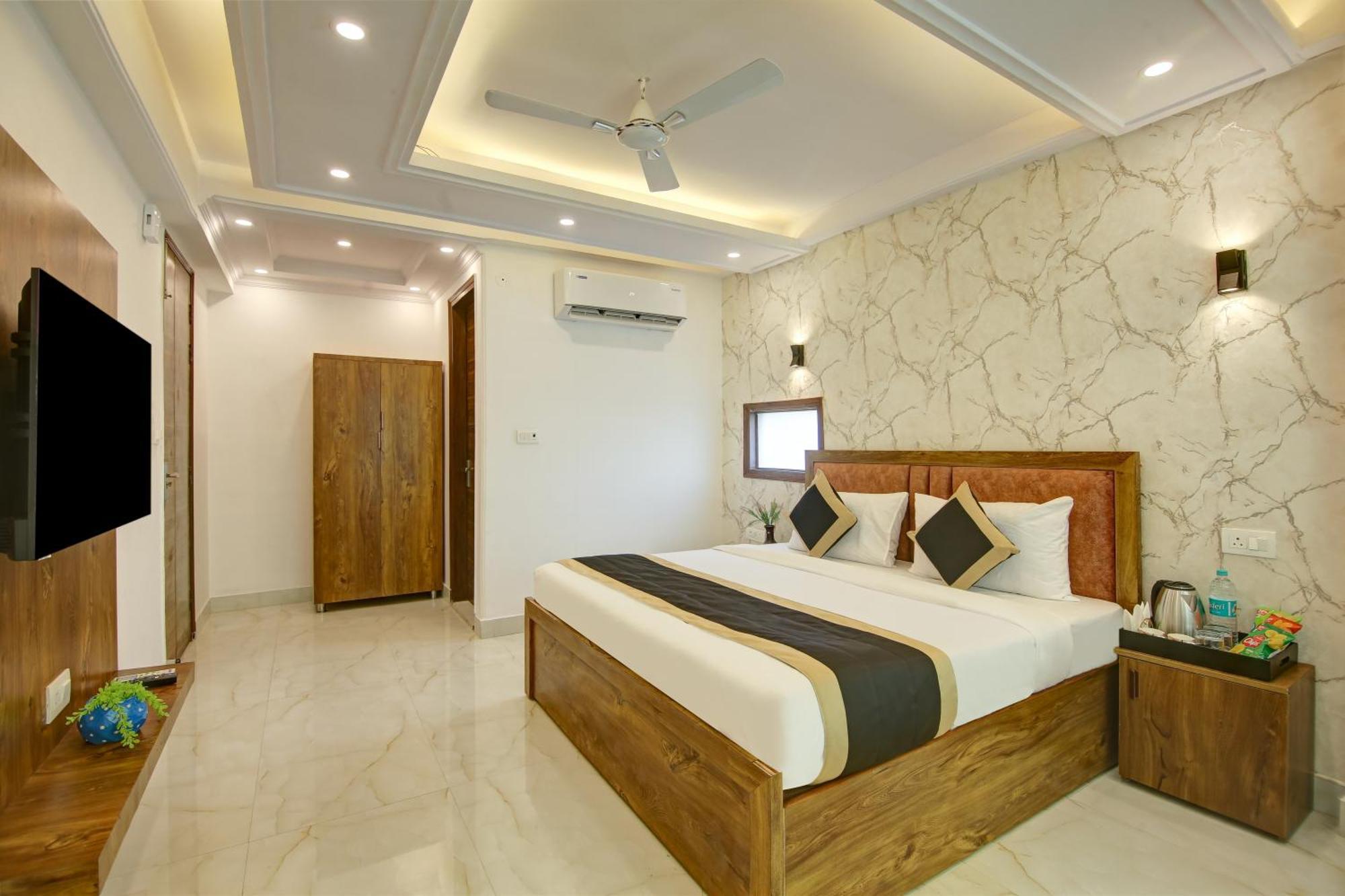 Hotel The Emporio Grand Near Vaishali Metro Station Ghaziabad Exterior foto
