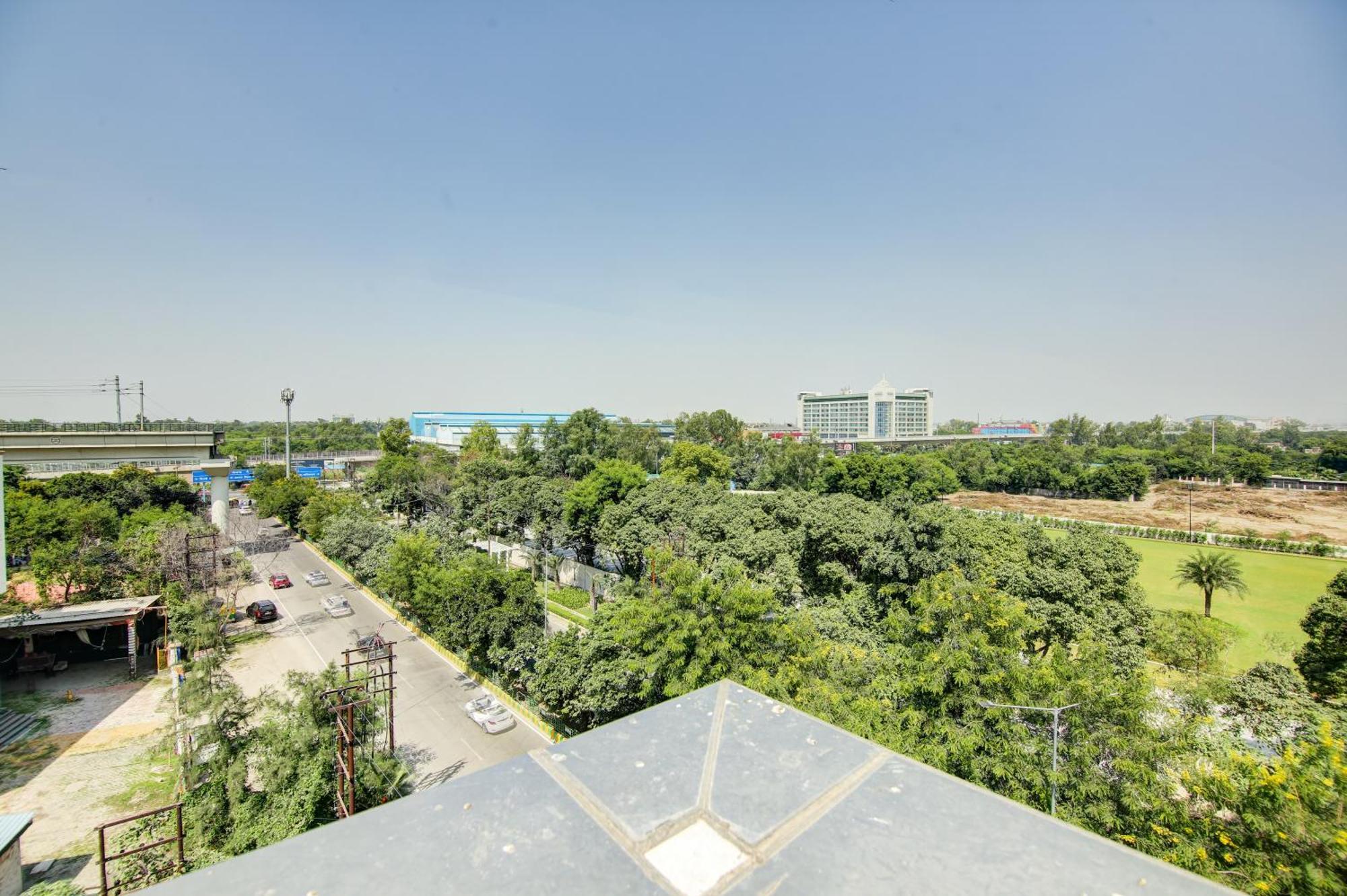 Hotel The Emporio Grand Near Vaishali Metro Station Ghaziabad Exterior foto