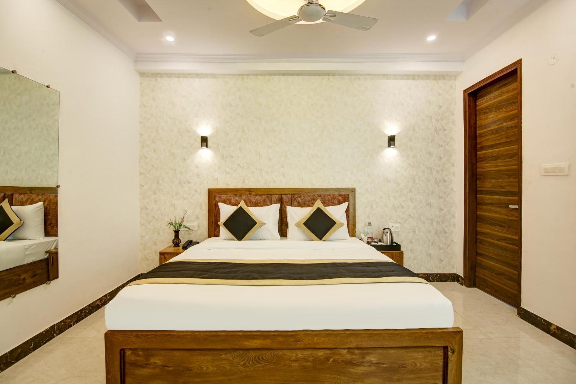 Hotel The Emporio Grand Near Vaishali Metro Station Ghaziabad Exterior foto