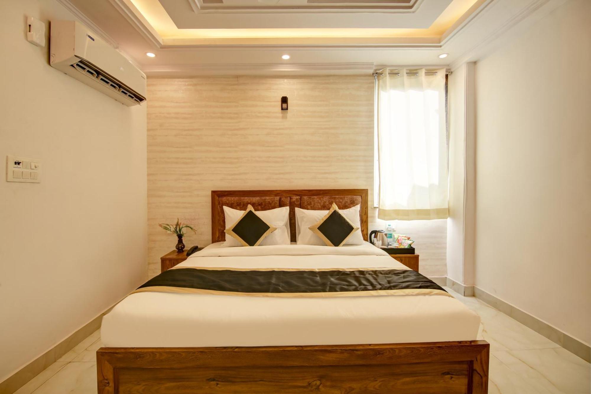 Hotel The Emporio Grand Near Vaishali Metro Station Ghaziabad Exterior foto