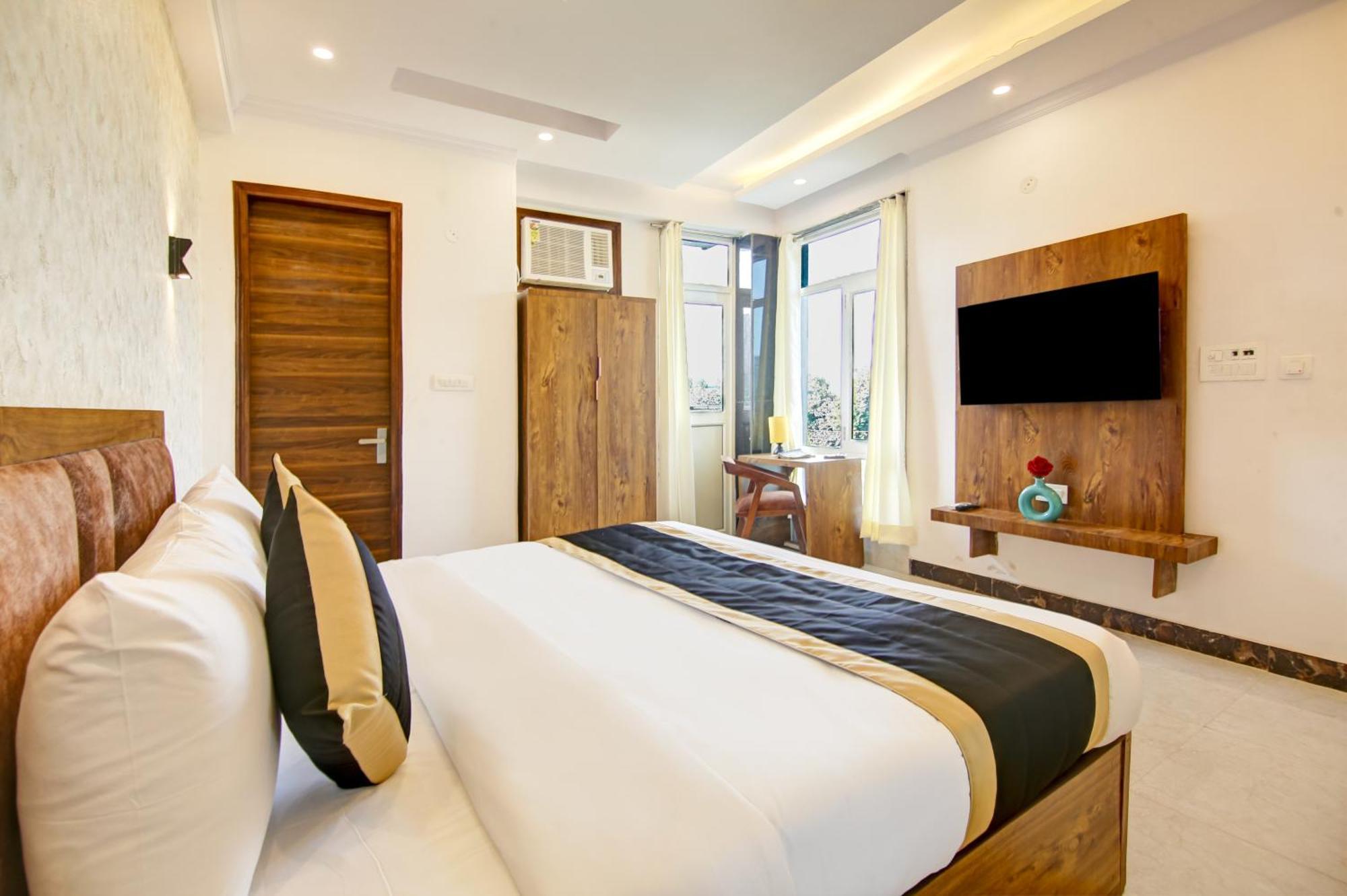 Hotel The Emporio Grand Near Vaishali Metro Station Ghaziabad Exterior foto