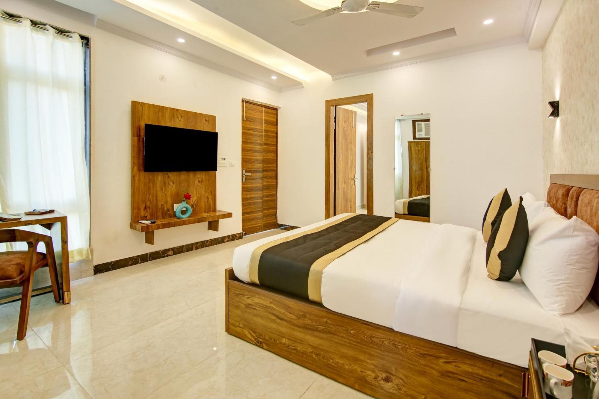 Hotel The Emporio Grand Near Vaishali Metro Station Ghaziabad Exterior foto