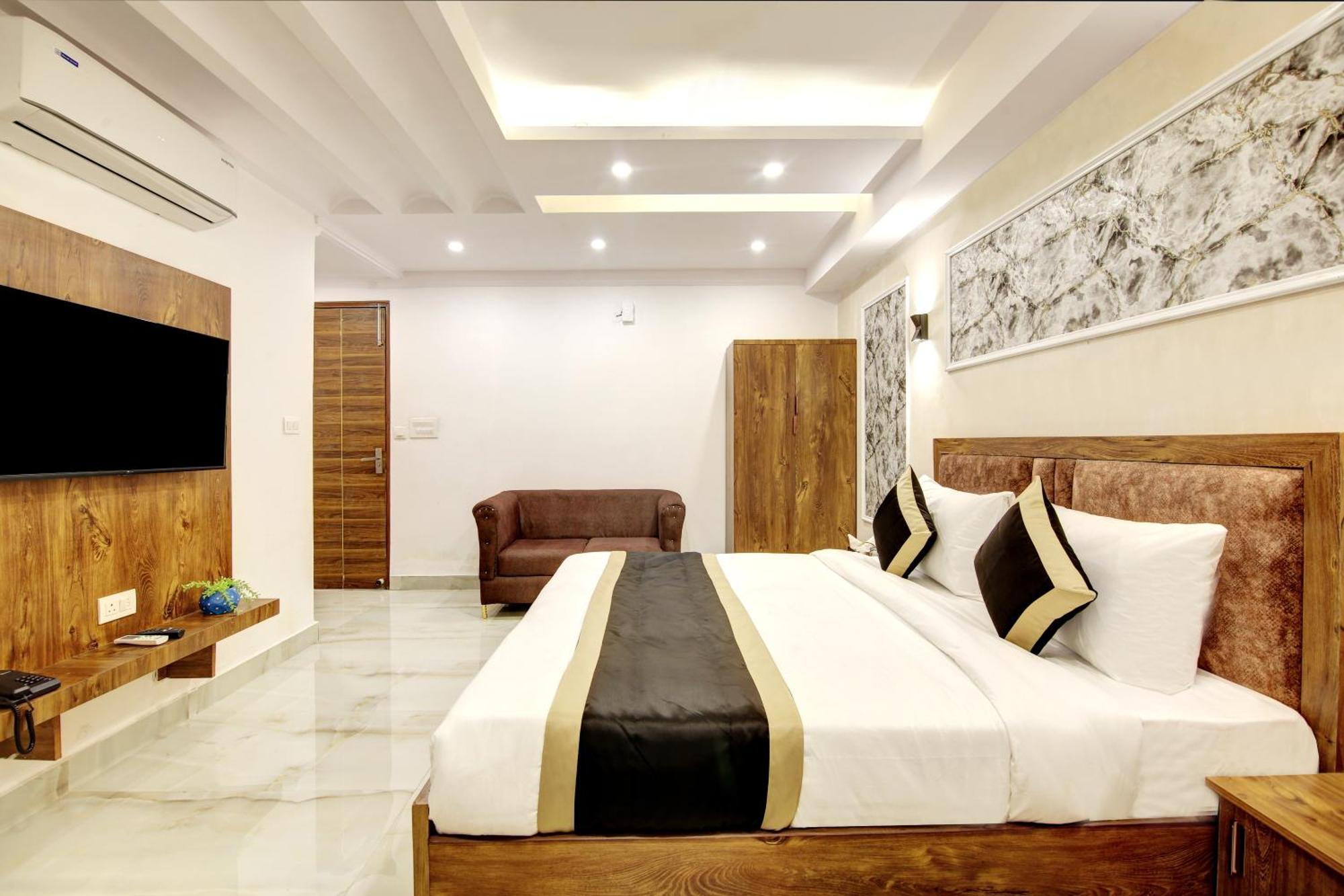 Hotel The Emporio Grand Near Vaishali Metro Station Ghaziabad Exterior foto