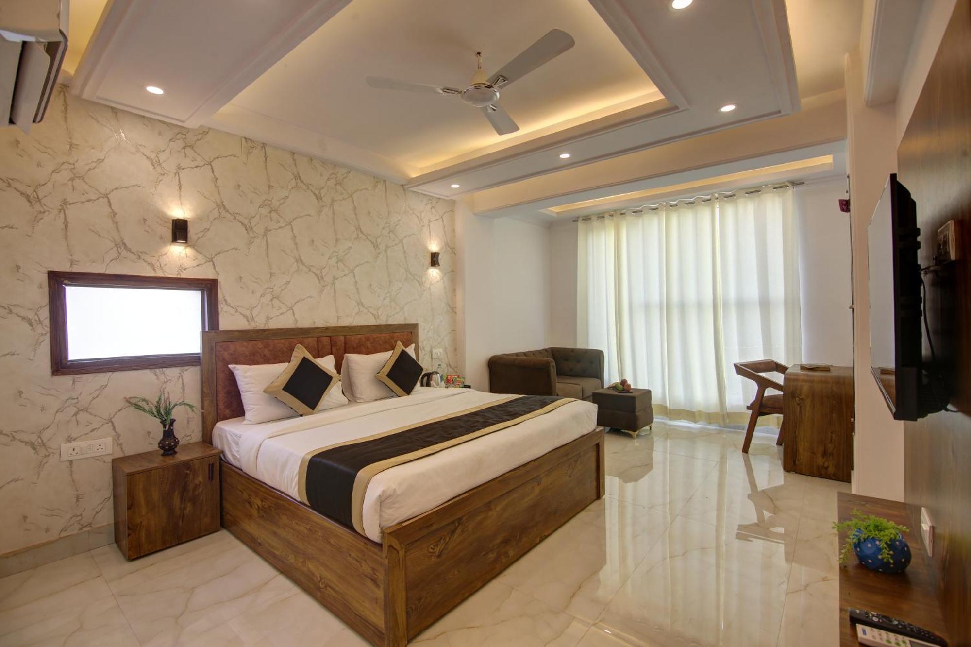 Hotel The Emporio Grand Near Vaishali Metro Station Ghaziabad Exterior foto